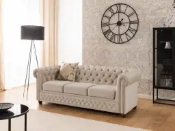 /uploads/product/cleo-blink-chesterfield-3-sitzer-sofa-aus-samt-mit-kristallsteppung-und-braunen-massivholzf-en-s-60e4680115.webp