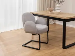 /uploads/product/vela-polsterstuhl-im-japandi-stil-und-im-runden-design-aus-grauem-cord-mit-schwarzem-metallgeste-181746e59b.jpg